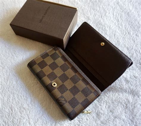 damier wallet louis vuitton.